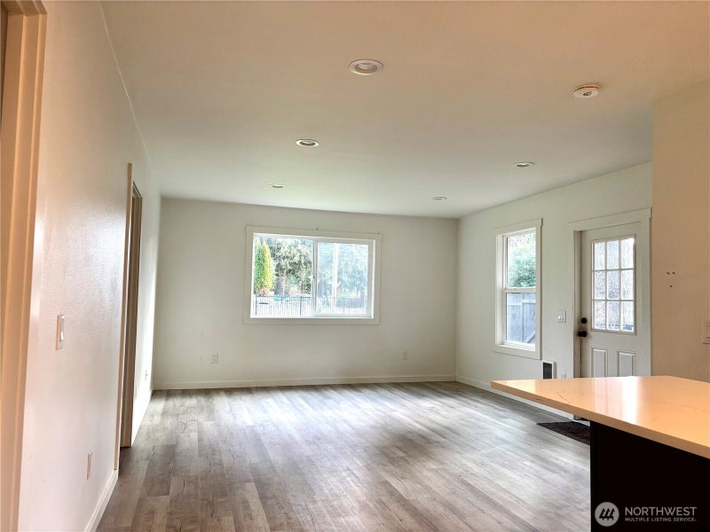 15201 13th Avenue S