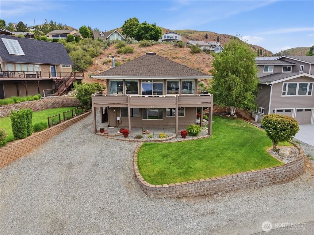 Photo of 101 Stormy Mountain Way, Chelan, WA 98816 (MLS # 2523057)