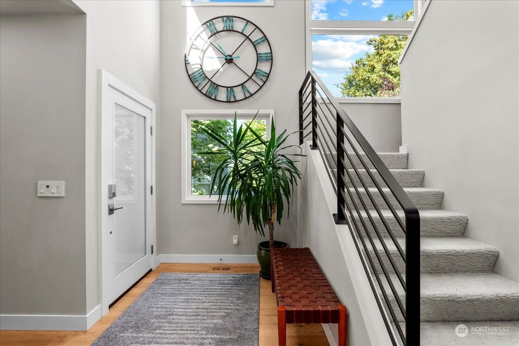 Photo of 11216 NE 106th Place, Kirkland, WA 98033 (MLS # 2295176)