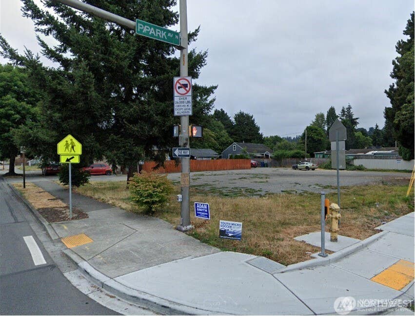 Photo of 250 Park Avenue N, Renton, WA 98057 (MLS # 2572563)