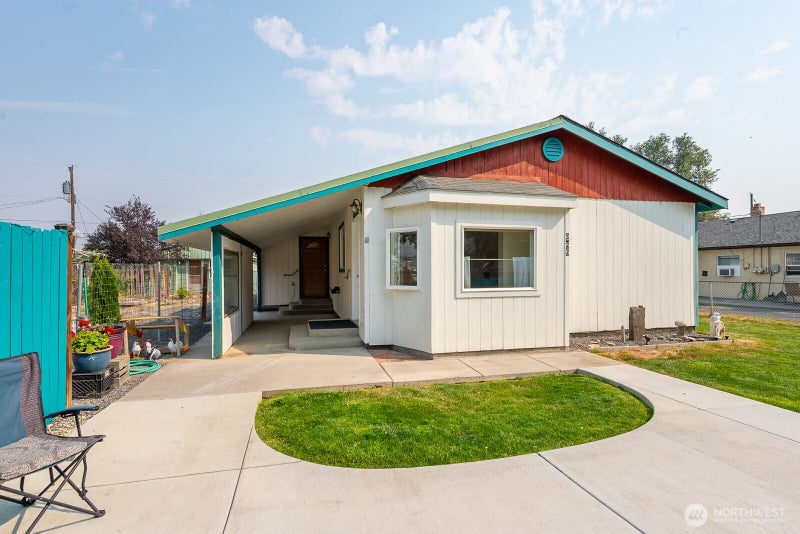 322 3rd Avenue SE