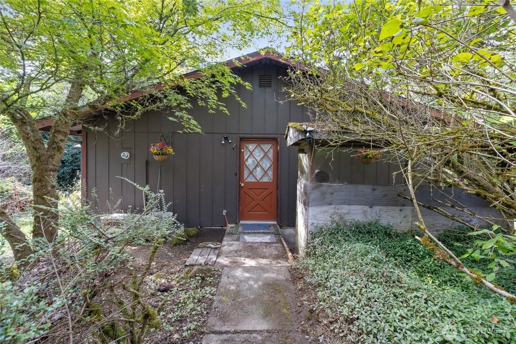 Photo of 49816 146th Avenue E, Eatonville, WA 98328 (MLS # 2589284)