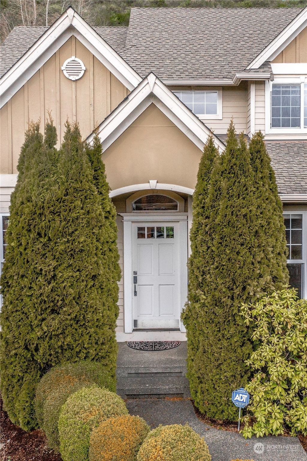 Photo of 1708 Pointe Woodworth Drive NE, Federal Way, WA 98422 (MLS # 2047837)