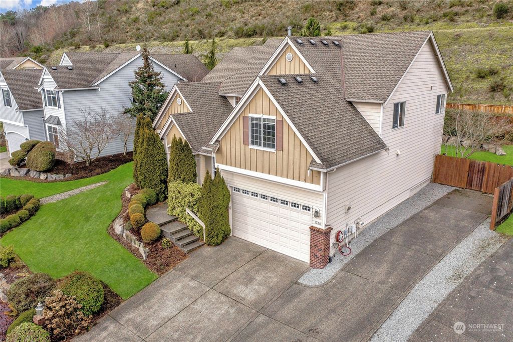 Photo of 1708 Pointe Woodworth Drive NE, Federal Way, WA 98422 (MLS # 2047837)