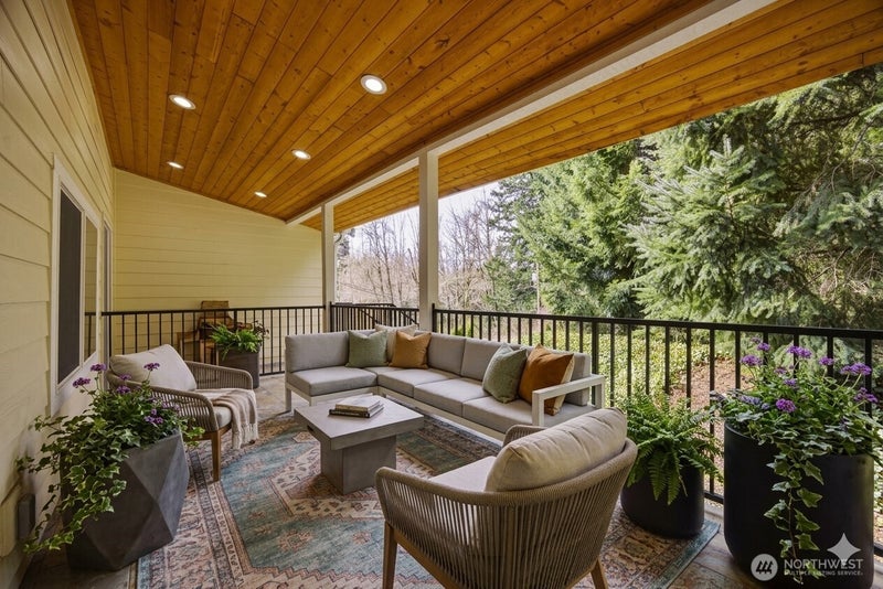 921 Autumn Lane 203
