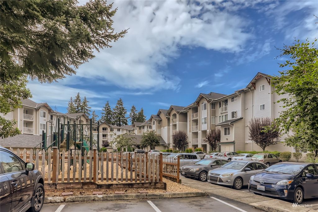 Photo of 13301 SE 79th Place #A302, Newcastle, WA 98059 (MLS # 1986039)