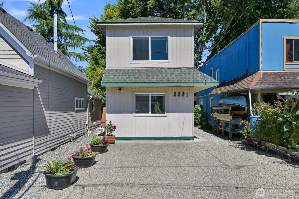 Photo of 2221 Wilson Avenue, Bellingham, WA 98225 (MLS # 2570062)