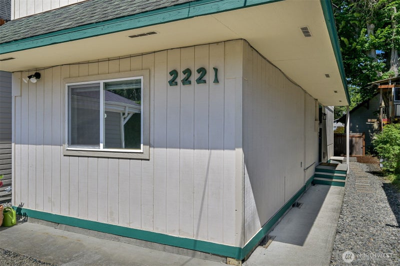 2221 Wilson Avenue