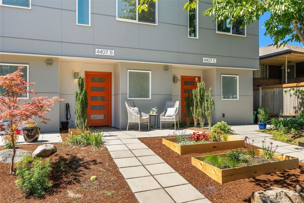 Photo of 4407 44th Avenue SW #B, Seattle, WA 98116 (MLS # 2144339)