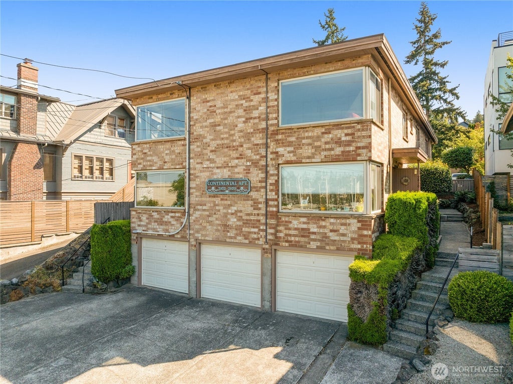 Photo of 2822 14th Avenue W, Seattle, WA 98119 (MLS # 2576773)
