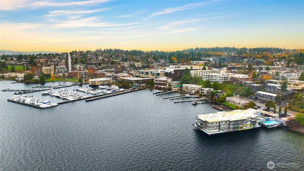 Photo of 515 Lake Street S #109, Kirkland, WA 98033 (MLS # 2457281)