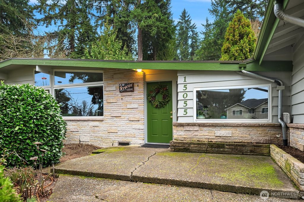 Photo of 15055 SE 43rd Place, Bellevue, WA 98006 (MLS # 2480579)