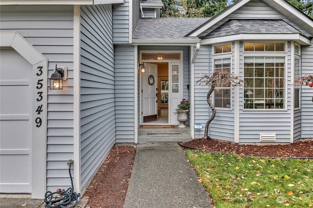 Photo of 35349 11th Court SW, Federal Way, WA 98023 (MLS # 2311201)