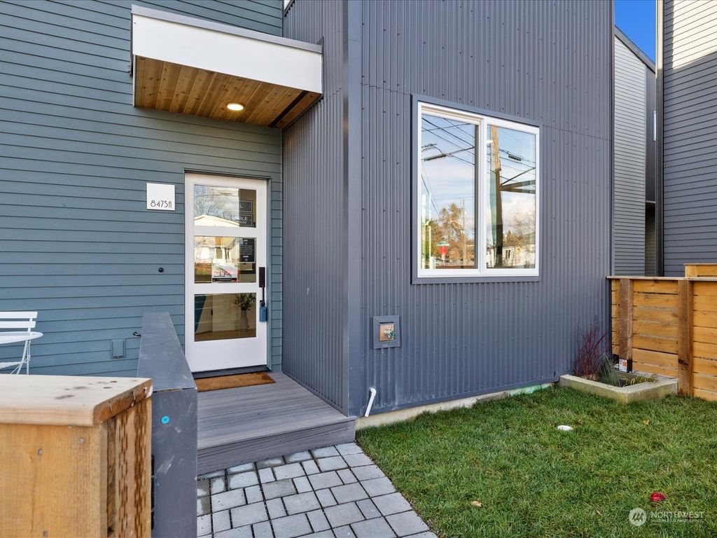 Photo of 8475 Seward Park Avenue S, Seattle, WA 98118 (MLS # 2315762)