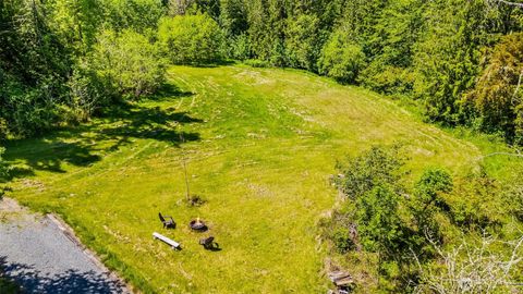 39028 32nd Avenue E Eatonville WA 98328