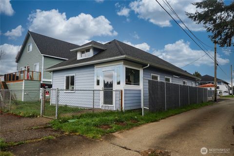 Photo of 912 Ramer Avenue, Hoquiam, WA 98550 (MLS # 2498011)