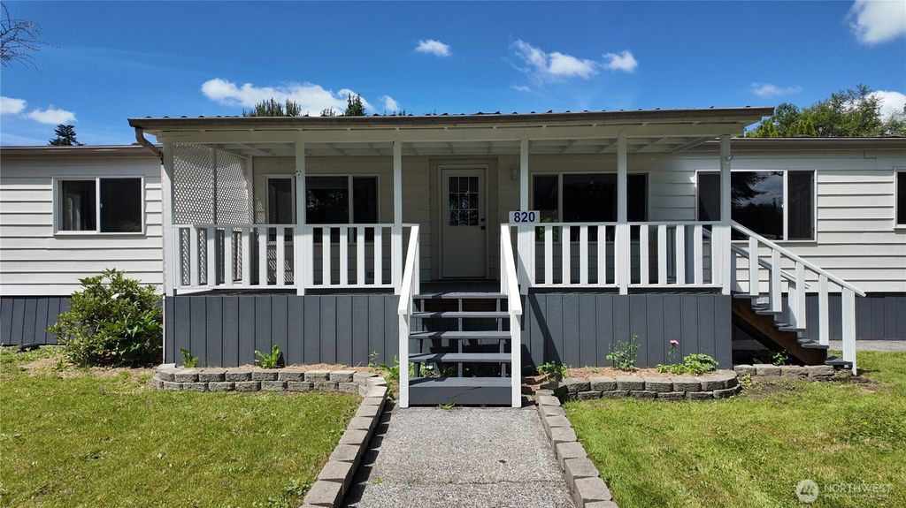 Photo of 820 Fruitdale Road, Sedro Woolley, WA 98284 (MLS # 2539366)