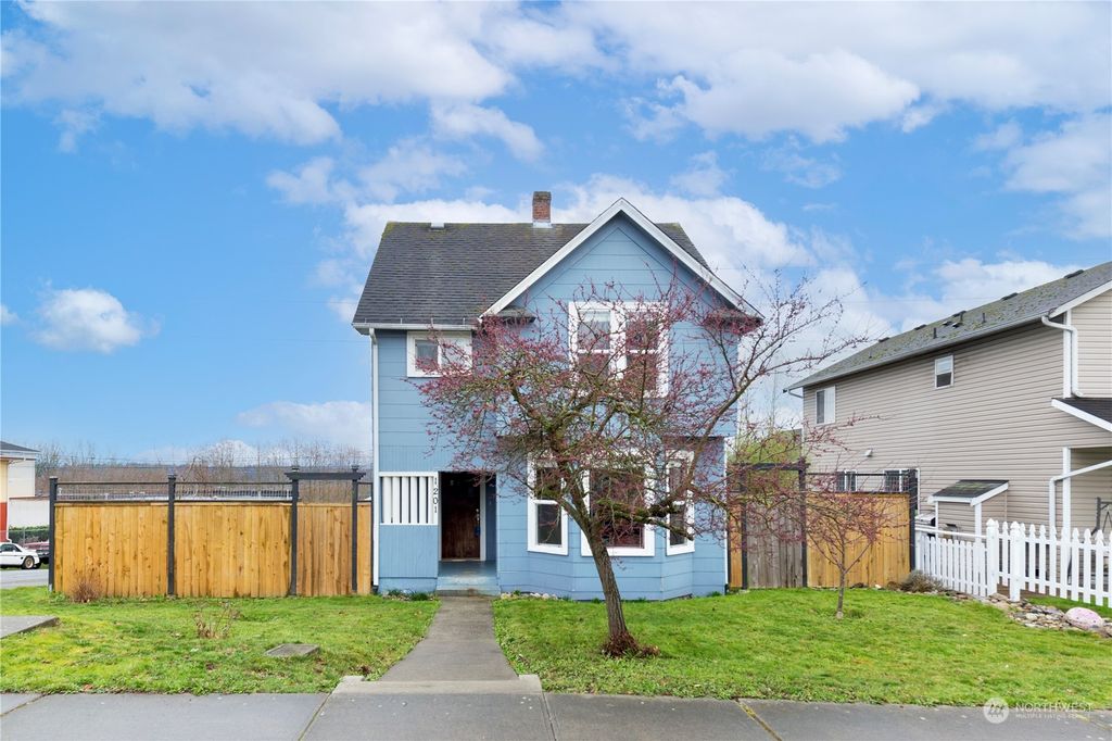 Photo of 1201 E Marine View Drive, Everett, WA 98201 (MLS # 2194917)
