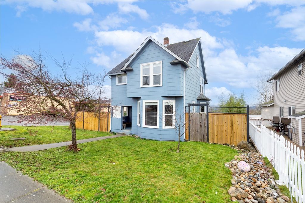 Photo of 1201 E Marine View Drive, Everett, WA 98201 (MLS # 2194917)
