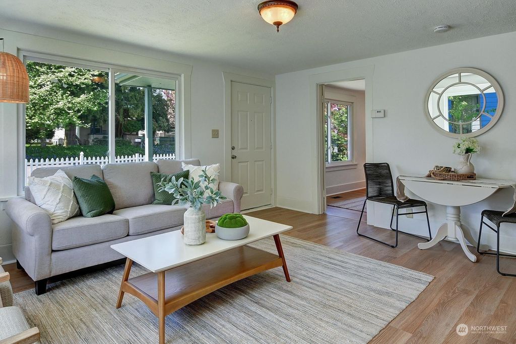 Photo of 9448 18th Avenue SW, Seattle, WA 98106 (MLS # 2066912)