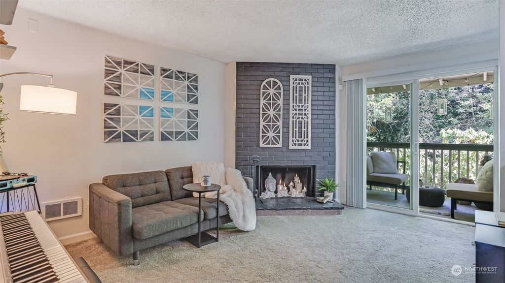 Photo of 412 S 321st Place #A12, Federal Way, WA 98003 (MLS # 2148282)