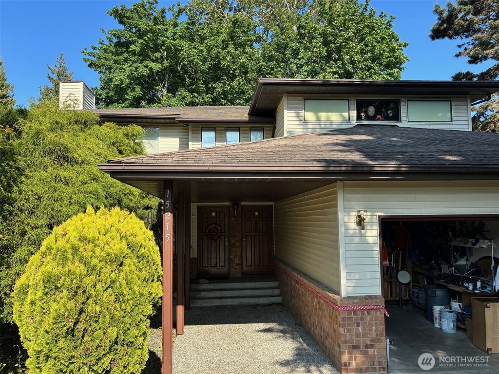 Photo of 15215 Larch Way, Lynnwood, WA 98087 (MLS # 2467911)