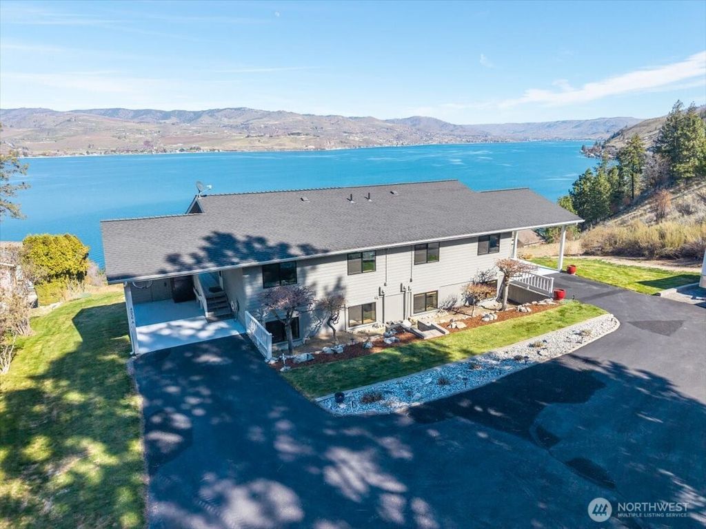 Photo of 4056 Lakeveiw Place #2-B, Chelan, WA 98816 (MLS # 2499557)