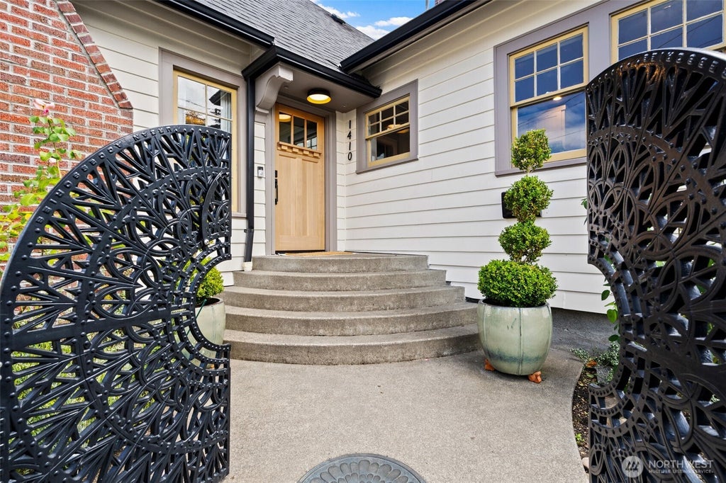 Photo of 1410 Division Avenue, Tacoma, WA 98403 (MLS # 2593578)