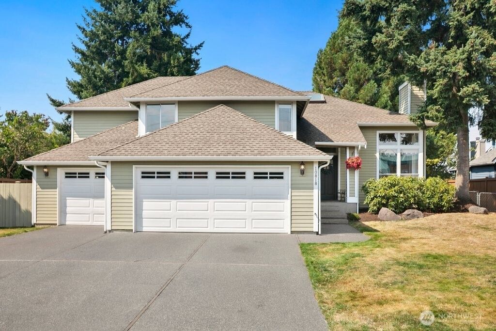 Photo of 10818 52nd Place W, Mukilteo, WA 98275 (MLS # 2428316)