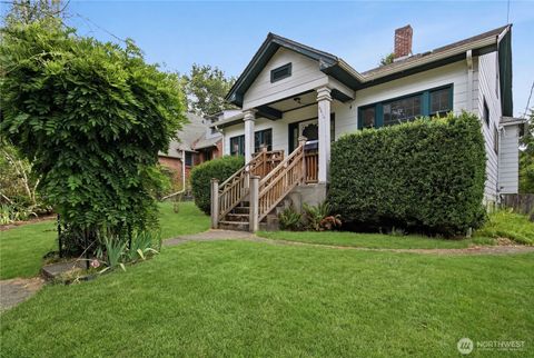 Photo of 5214 35th Avenue NE, Seattle, WA 98105 (MLS # 2555518)
