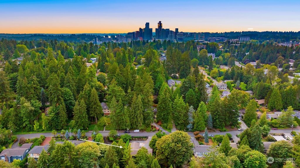 Photo of 460 129th Place NE, Bellevue, WA 98005 (MLS # 2271830)