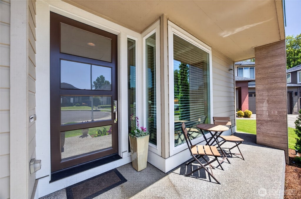 Photo of 1117 28th Avenue Ct SW, Puyallup, WA 98373 (MLS # 2591387)
