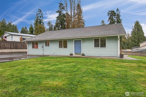 Photo of 2926 37th Avenue, Longview, WA 98632 (MLS # 2497531)