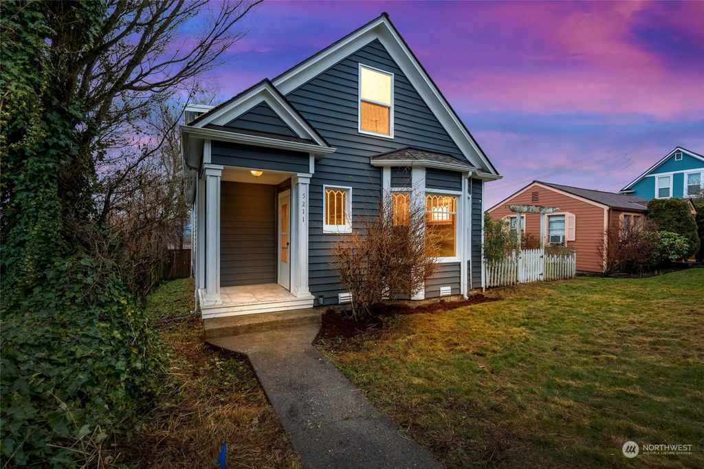 Photo of 5211 S 3rd Avenue, Everett, WA 98203 (MLS # 2329104)
