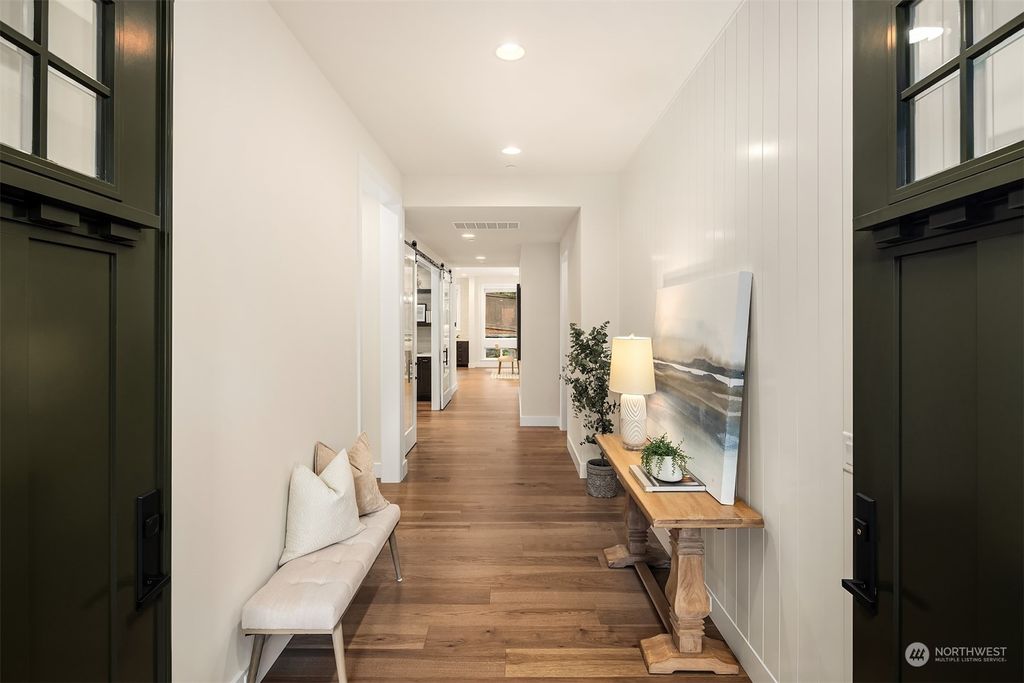 Photo of 10428 126th Avenue NE, Kirkland, WA 98033 (MLS # 2304890)