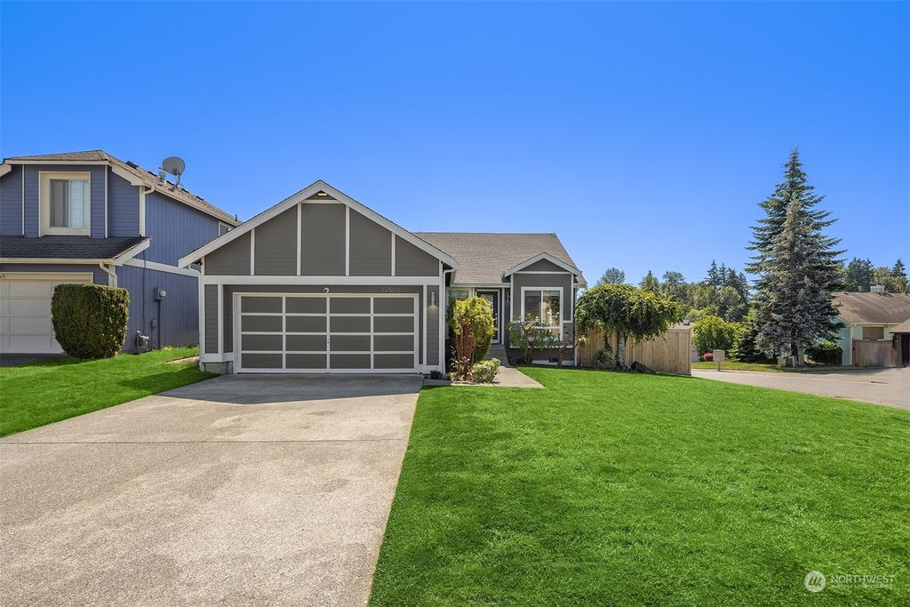 Photo of 27503 139th Court SE, Kent, WA 98042 (MLS # 2255219)