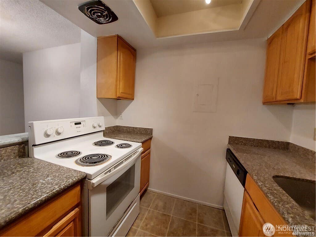 Photo of 14665 NE 34th Street #B22, Bellevue, WA 98007 (MLS # 2566824)