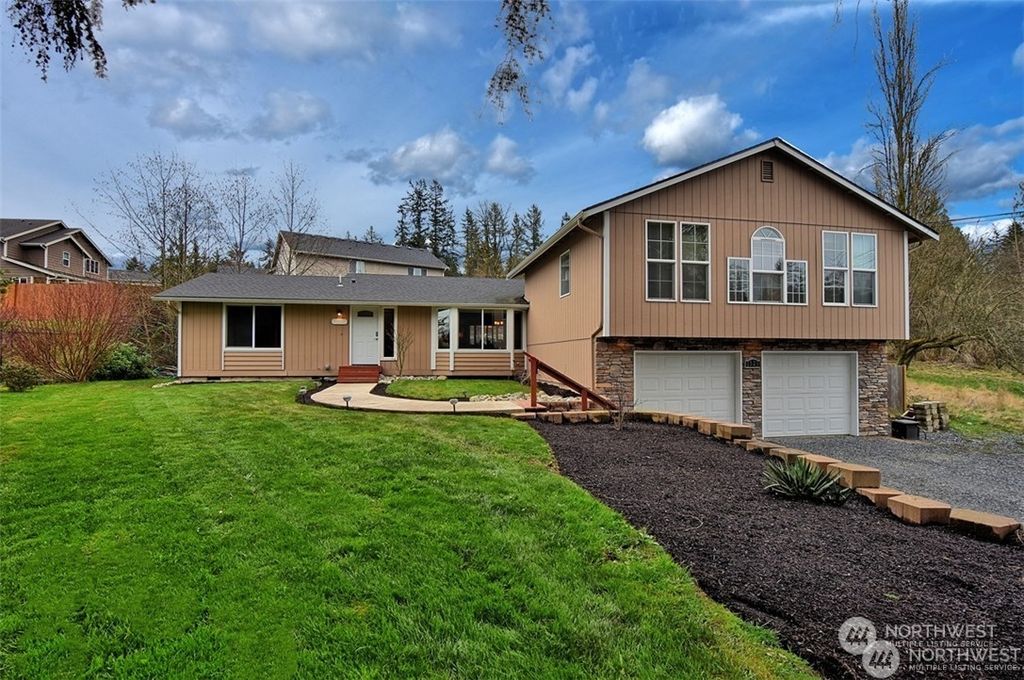 Photo of 1529 S Lake Stevens Road, Lake Stevens, WA 98258 (MLS # 2243005)