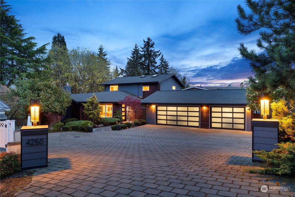 Photo of 4250 Crestwood Place, Mercer Island, WA 98040 (MLS # 2220476)