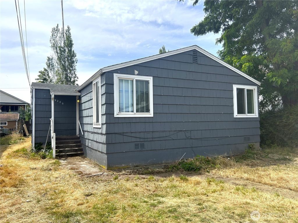 Photo of 9225 38th Avenue S, Seattle, WA 98118 (MLS # 2428677)