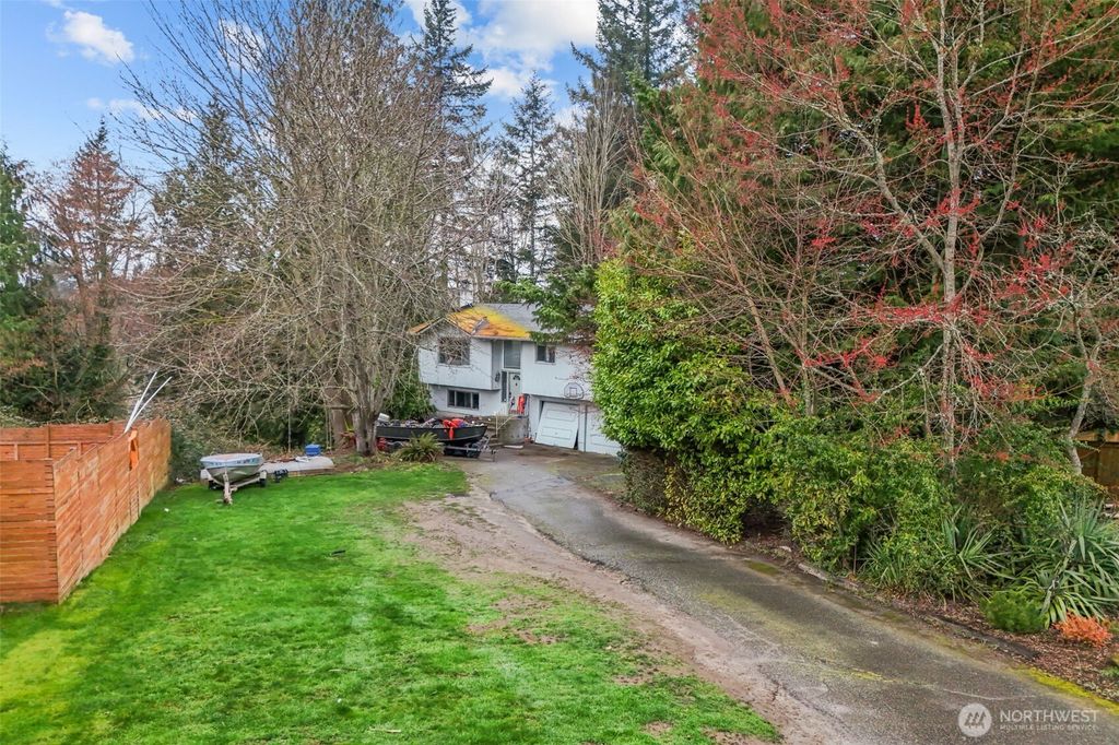 Photo of 505 49th Street SW, Everett, WA 98203 (MLS # 2491359)