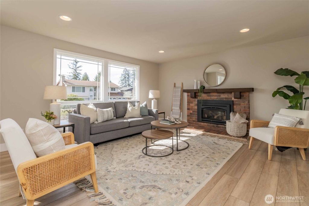 Photo of 12518 SE 276 Place, Kent, WA 98030 (MLS # 2322568)