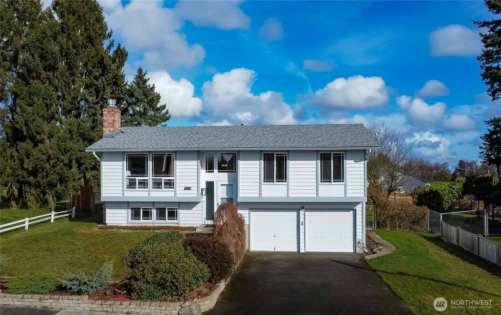 Photo of 12518 SE 276 Place, Kent, WA 98030 (MLS # 2322568)