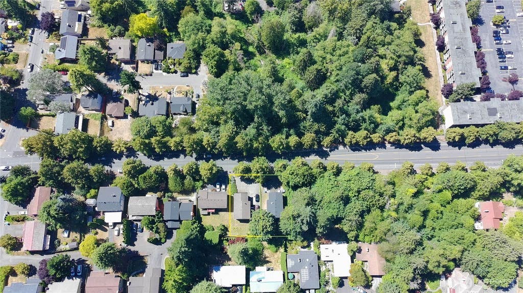 Photo of 10606 Roosevelt Way NE, Seattle, WA 98125 (MLS # 2563689)