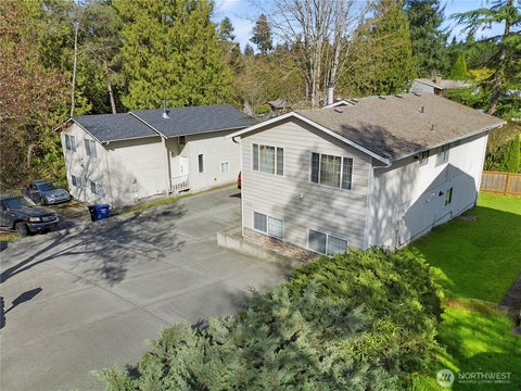 Photo of 10606 Roosevelt Way NE, Seattle, WA 98125 (MLS # 2563689)