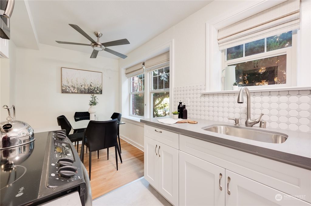 Photo of 124 Warren Avenue N #Apt B, Seattle, WA 98109 (MLS # 2180453)