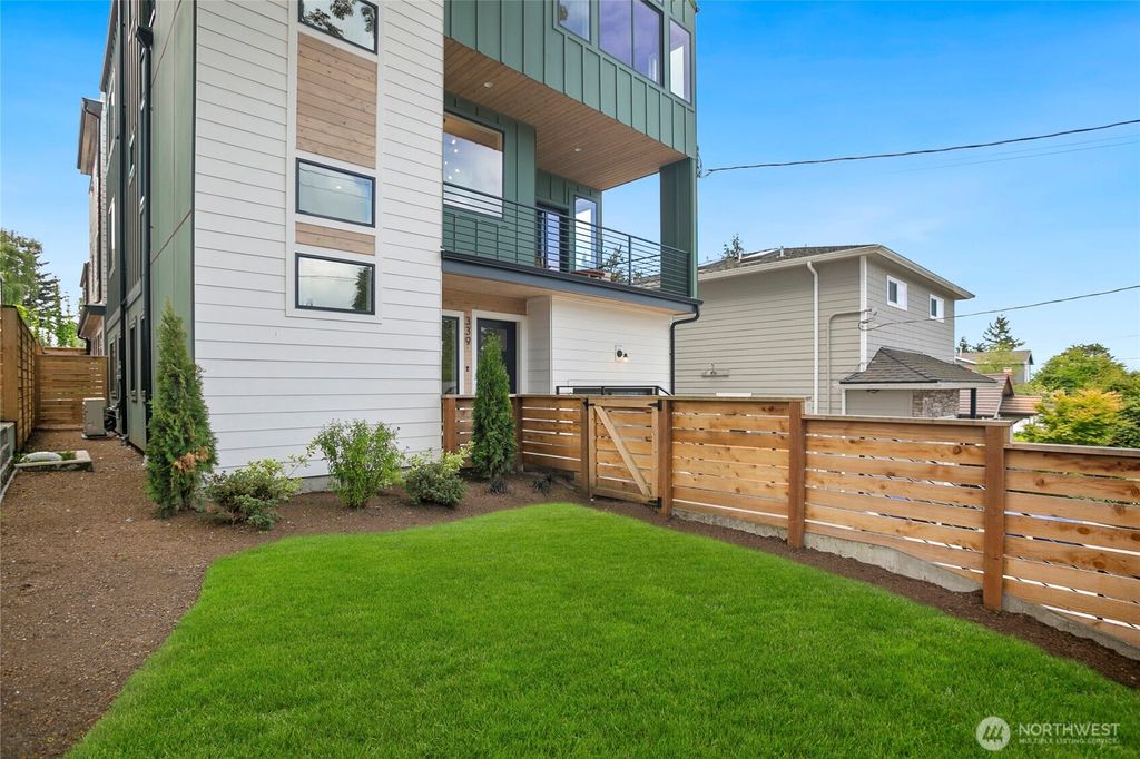 Photo of 339 NE 90th Street, Seattle, WA 98115 (MLS # 2406835)