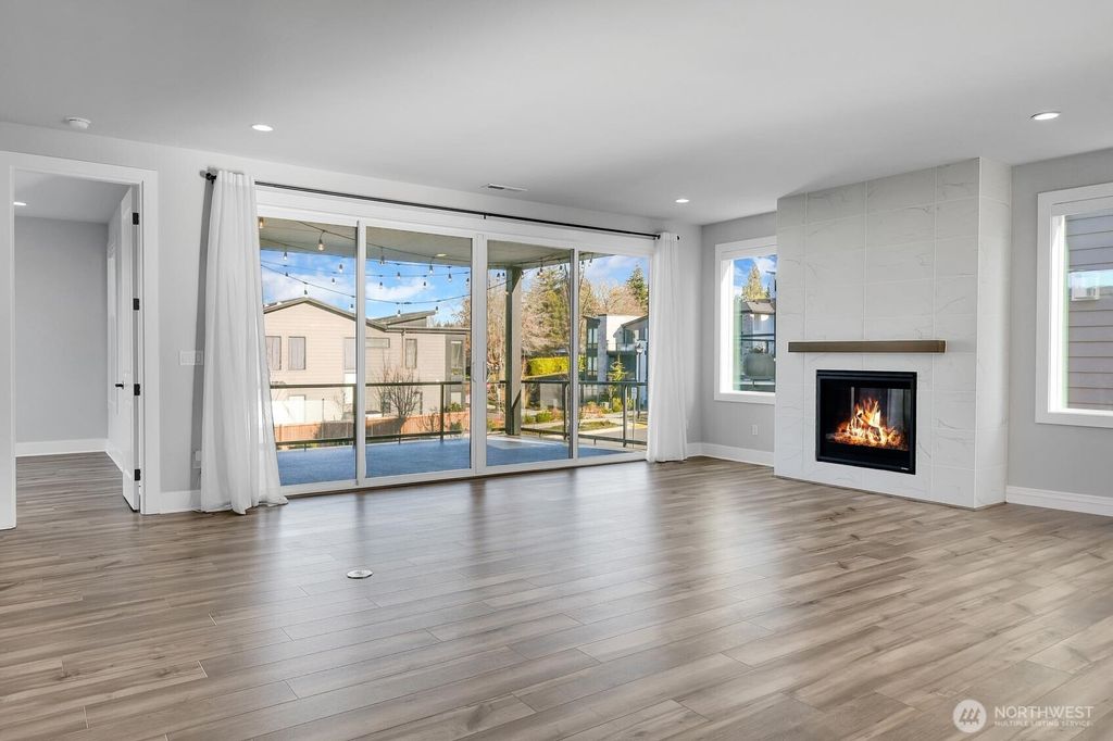 Photo of 1113 N 39th Court, Renton, WA 98056 (MLS # 2460816)