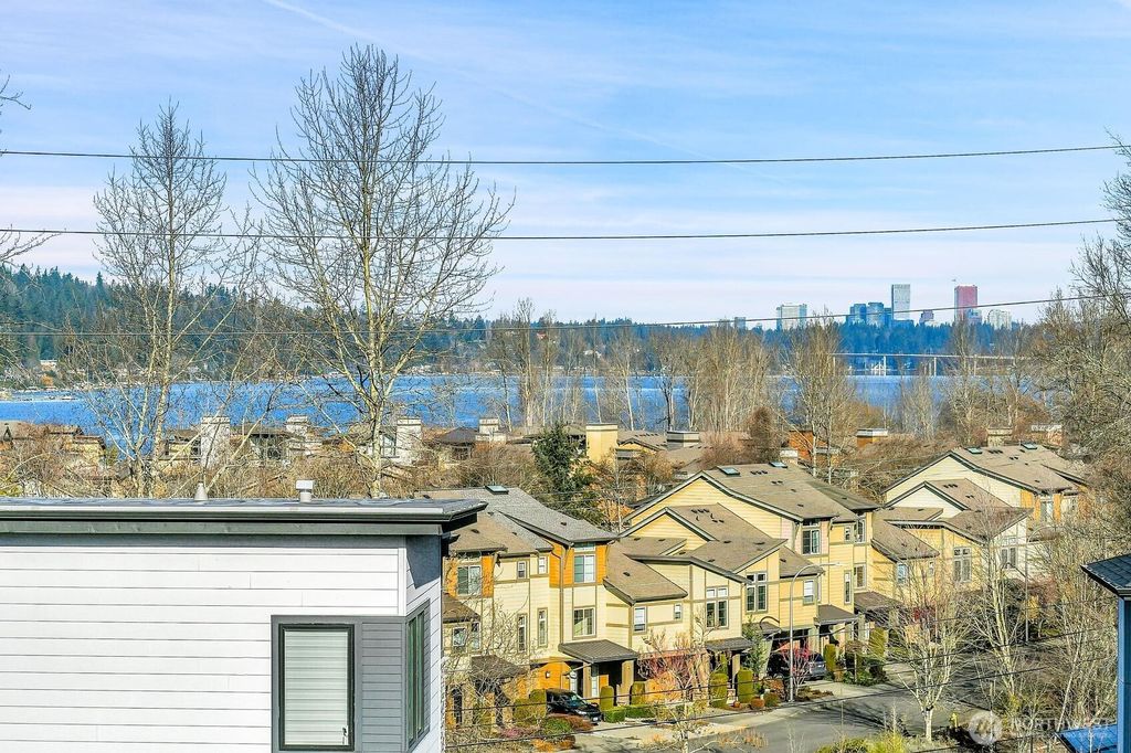 Photo of 1113 N 39th Court, Renton, WA 98056 (MLS # 2460816)