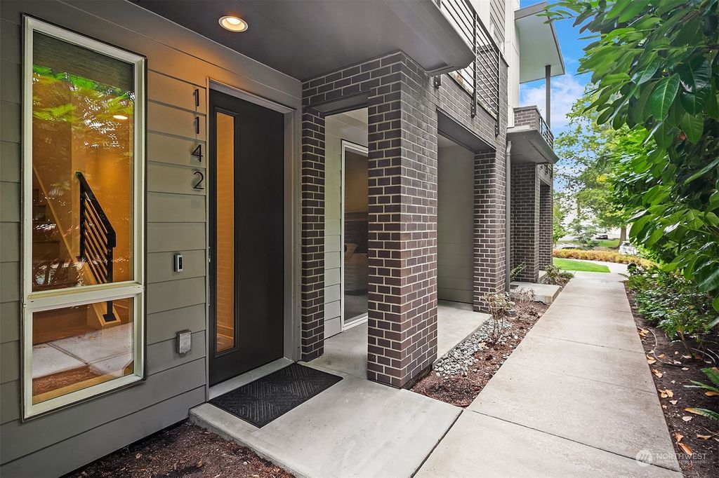 Photo of 1142 124th Court NE #G5, Bellevue, WA 98005 (MLS # 2309855)